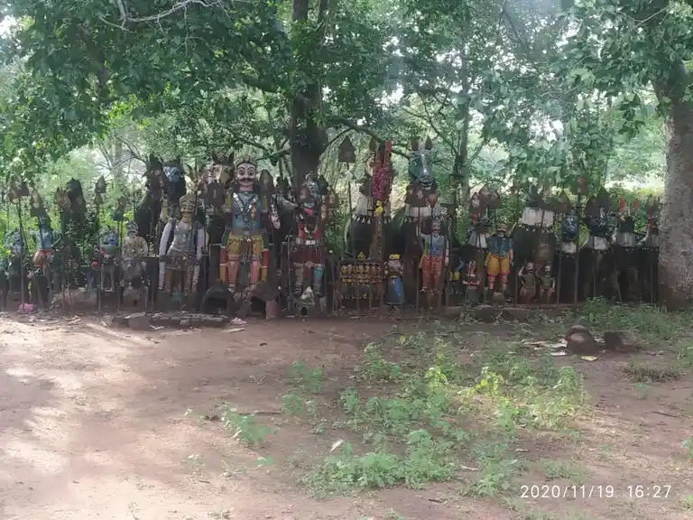 Arulmigu Jakkalamman Kaaradi Karuppar Karuppannasamy Temple, Kumarapatti, Kumarapatti - 621307 Arulmigu Jakkalamman Kaaradi karuppar Karuppannasamy Temple, Kumarapatti, Kumarapatti - 621307, Thiruchirappalli - Ancient Temple Architecture and History Image 2