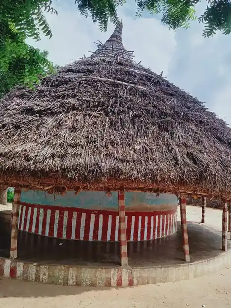 Arulmigu Jakkalamman Temple, Pappakkapatti - 639119 அருள்மிகு ஜக்காளம்மன் திருக்கோயில், Pappakkapatti - 639119, Karur - Ancient Temple Architecture and History Image 4