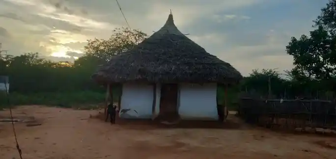 Arulmigu Jakkalamman Temple, Pothuravuthanpatti - 639119 அருள்மிகு ஜக்காளம்மன் திருக்கோயில், Pothuravuthanpatti - 639119, Karur - Ancient Temple Architecture and History Image 4