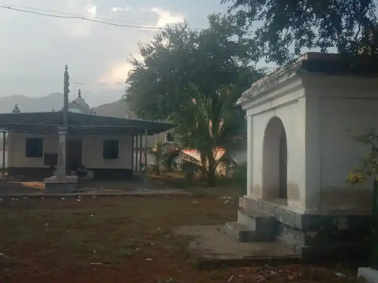 Arulmigu Jalagandeswarar Temple, Palavadi, Kulathur - 636303