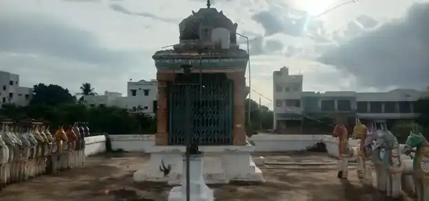 Arulmigu Jalakandeswarar Temple, Kalaiyarkovil - 630551 Arulmigu Jalakandeswarar Temple, Kalaiyarkovil - 630551, Sivagangai - Ancient Temple Architecture and History Image 4