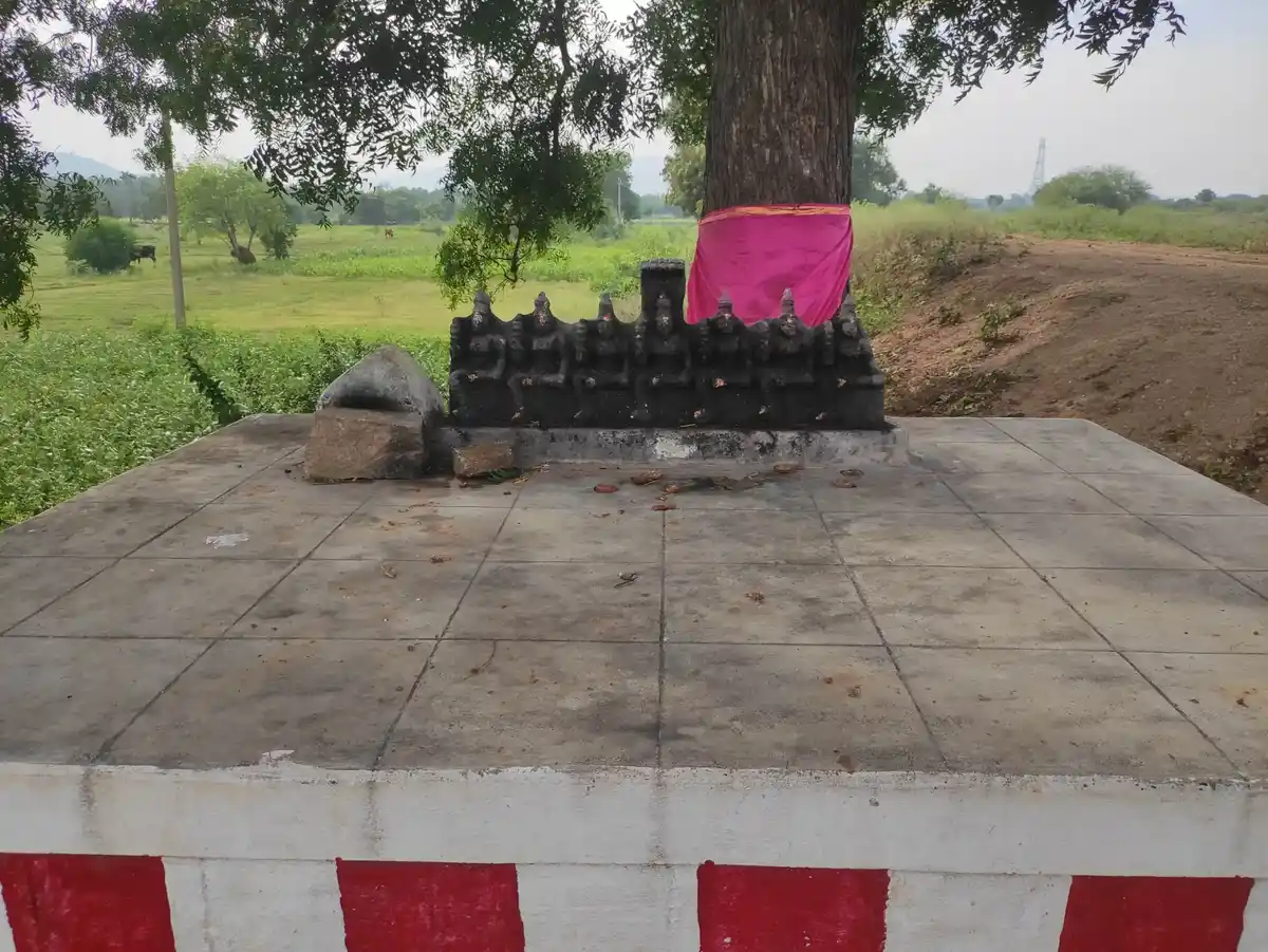 Arulmigu Jambudurai Kannimaar Temple, Silukkuvarpatty - 624215 அருள்மிகு ஜம்புத்துரை கன்னிமார் திருக்கோயில், Silukkuvarpatty - 624215, Dindigul - Ancient Temple Architecture and History Image 3