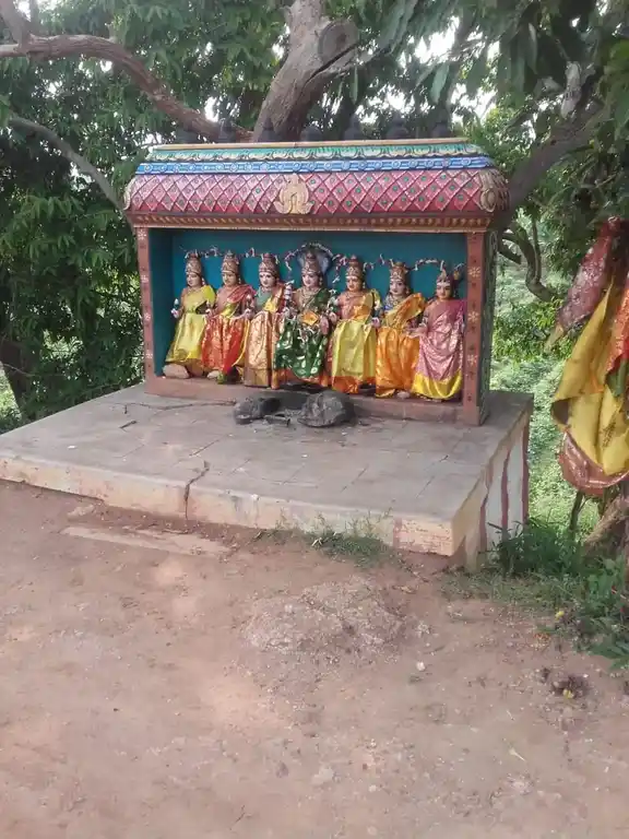 Arulmigu Jambuthurai Kannimaar Temple, A.Vellodu - 624307 அருள்மிகு ஜம்புத்துலை கன்னிமார் கோயில், A.Vellodu - 624307, Dindigul - Ancient Temple Architecture and History Image 7