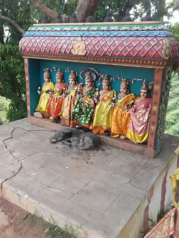 Arulmigu Jambuthurai Kannimaar Temple, A.Vellodu - 624307 அருள்மிகு ஜம்புத்துலை கன்னிமார் கோயில், A.Vellodu - 624307, Dindigul - Ancient Temple Architecture and History Image 8