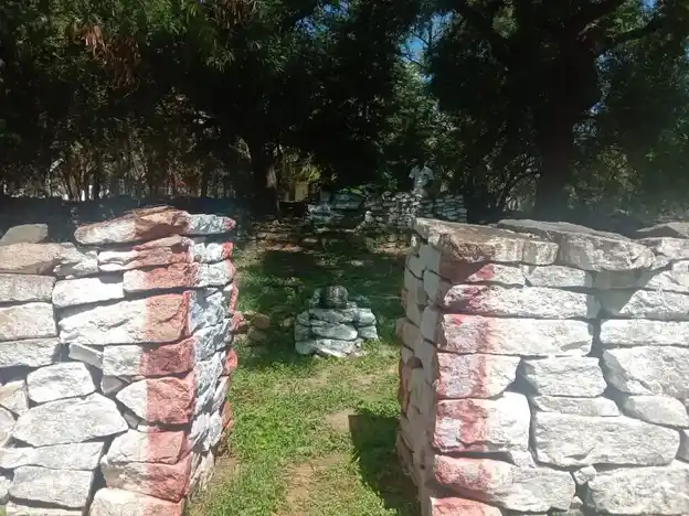 Arulmigu Jampalaperumal Temple, Near Iiandiagoundanur, Andiagoundanur - 642128 அருள்மிகு ஜம்பலப்பெருமாள் திருக்கோயில், Near Iiandiagoundanur, Andiagoundanur - 642128, Tiruppur - Ancient Temple Architecture and History Image 4