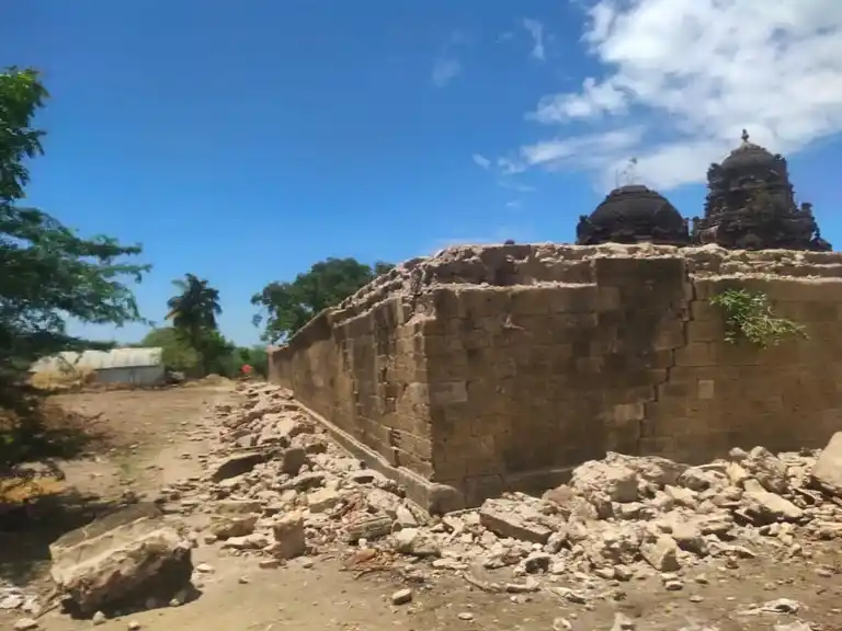 Arulmigu Jeyapureeswarar Temple, Kulumoor - 621714 Temple