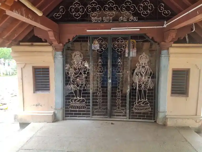 Arulmigu Kaadapillai Ayyanar Temple, Kandavarayanpatti - 630211 அருள்மிகு. காடப்பிள்ளை அய்யனார் திருக்கோயில், Kandavarayanpatti - 630211, Sivagangai - Ancient Temple Architecture and History Image 4