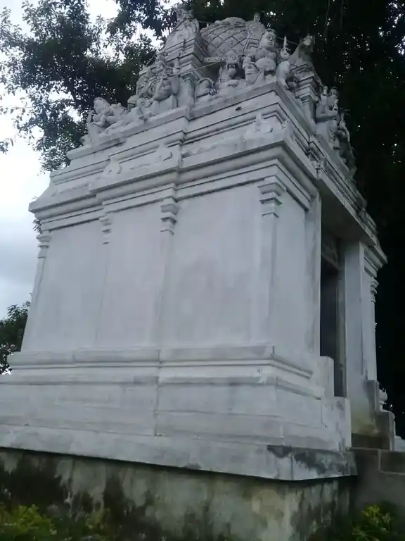 Arulmigu Kaamatcchiyamman Temple, Saatthiyadi - 614629