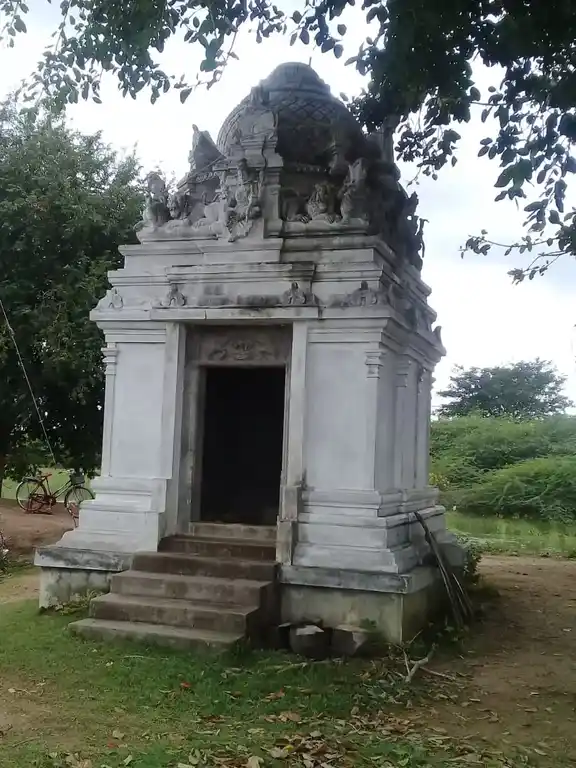 Arulmigu Kaamatcchiyamman Temple, Saatthiyadi - 614629 அருள்மிகு காமாட்சியம்மன் திருக்கோயில், Saatthiyadi - 614629, Pudukkottai - Ancient Temple Architecture and History Image 3