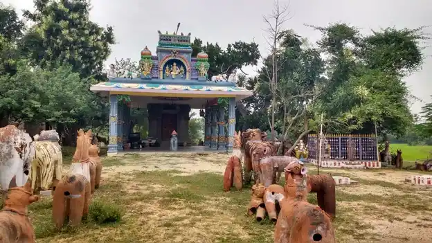 Arulmigu Kaanjinaikkattu Ayyanar Temple, Kanbakkurichivayal - 622101 அருள்மிகு காஞ்சினைக்காட்டு அய்யனார் திருக்கோயில், Kanbakkurichivayal - 622101, Pudukkottai - Ancient Temple Architecture and History Image 5
