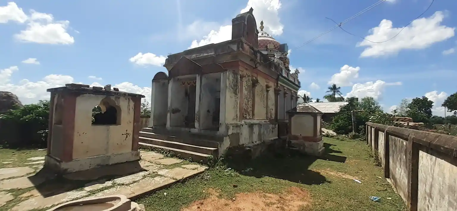 Arulmigu Kaaranathasawamy Temple, Kilamanali - 610203 அருள்மிகு காரநாதசுவாமி திருக்கோயில், கீழமணலி, கீழமணலி - 610203, Thiruvarur - Ancient Temple Architecture and History Image 3