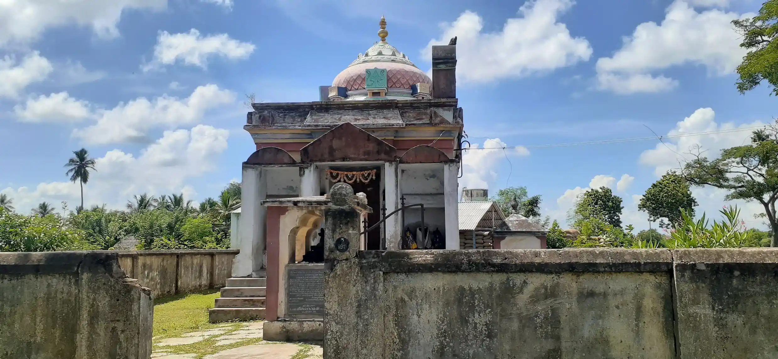 Arulmigu Kaaranathasawamy Temple, Kilamanali - 610203 அருள்மிகு காரநாதசுவாமி திருக்கோயில், கீழமணலி, கீழமணலி - 610203, Thiruvarur - Ancient Temple Architecture and History Image 4