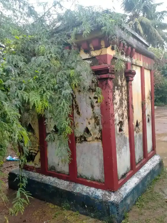 Arulmigu Kaarunya Vinayagar Temple, Azhaku Samuthiram - 603405 அருள்மிகு காருண்ய விநாயகர் திருக்கோயில், அழகுசமுத்திரம் - 603405, Chengalpattu - Ancient Temple Architecture and History Image 4