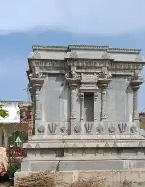 Arulmigu Kadamadai Perumal Temple, Kadamadai, Perumbalai - 636811 அருள்மிகு கடமடை பெருமாள் திருக்கோயில், Kadamadai, Perumbalai - 636811, Dharmapuri - Ancient Temple Architecture and History Image 3