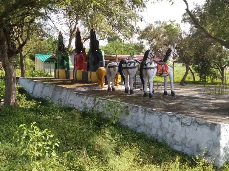 Arulmigu Kadambanar Muniappan Temple, Virudasampatti - 636454 அருள்மிகு கடம்பனார் முனியப்பன் திருக்கோயில், Virudasampatti - 636454, Salem - Ancient Temple Architecture and History Image 3