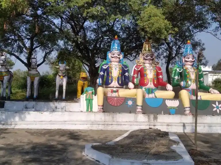 Arulmigu Kadambanar Muniappan Temple, Virudasampatti - 636454 அருள்மிகு கடம்பனார் முனியப்பன் திருக்கோயில், Virudasampatti - 636454, Salem - Ancient Temple Architecture and History Image 4