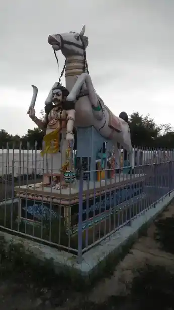 Arulmigu Kadambavana Iyanar Temple, Thiurmalai - 630552 Arulmigu Kadambavana Iyanar Temple, Thiurmalai - 630552, Sivagangai - Ancient Temple Architecture and History Image 4