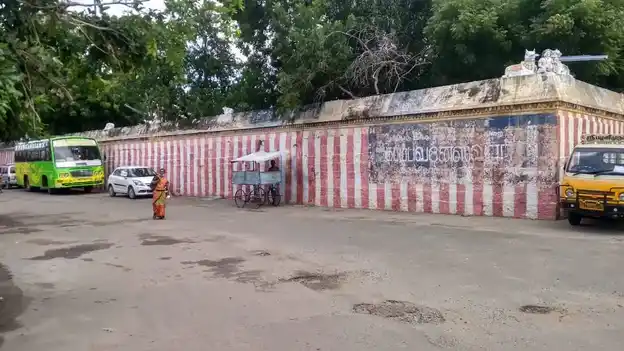 Arulmigu Kadambavaneshwarar Temple, Kadamber Kovil, Kadambarkoil - 639104 அருள்மிகு கடம்பவனேஸ்வரர் திருக்கோயில், Kadamber Kovil, Kadambarkoil - 639104, Karur - Ancient Temple Architecture and History Image 5