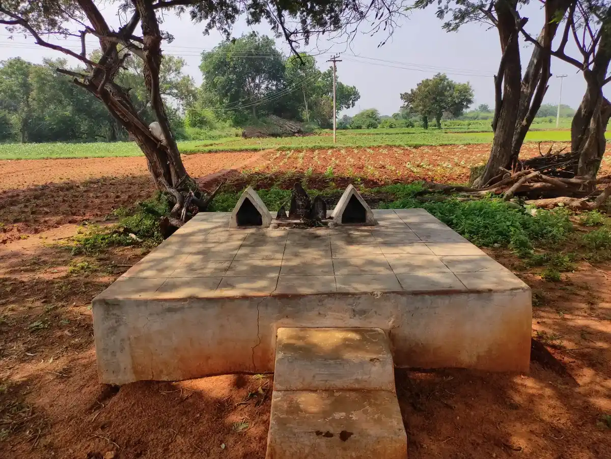Arulmigu Kadavaakuruchi Perumal Temple, Sivagnanapuram - 624219 அருள்மிகு கடவாக்குறிச்சி பெருமாள் திருக்கோயில், Sivagnanapuram - 624219, Dindigul - Ancient Temple Architecture and History Image 3