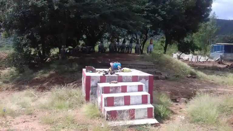 Arulmigu Kadavukatha Ayyanar Temple, Veeralipatti - 625218 அருள்மிகு கடவுகாத்த அய்யனார் திருக்கோயில், Veeralipatti - 625218, Madurai - Ancient Temple Architecture and History Image 3