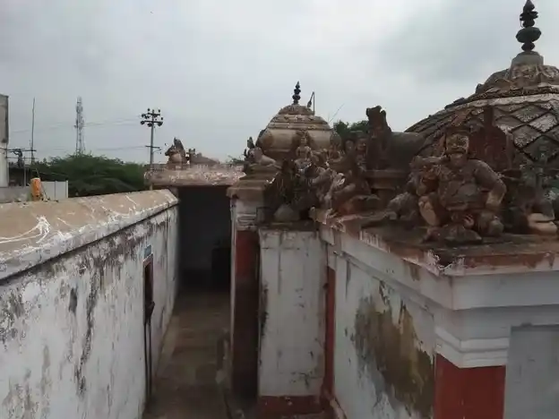 Arulmigu Kadhirkameswarar Temple, Thirumalairayasamuthiram, Pudukkottai Taluk - 622303 அருள்மிகு கதிர்காமேஸ்வரர் திருக்கோயில், திருமலைராயசமுத்திரம், புதுக்கோட்டை வட்டம் - 622303, Pudukkottai - Ancient Temple Architecture and History Image 2