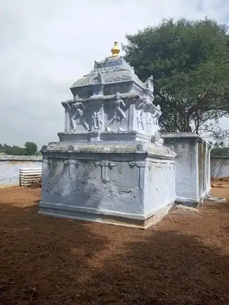 Arulmigu Kaduhanumanthrayaswamy Temple, Nanthavanampalayam - 638702 அருள்மிகு காடுஅனுமந்தராயசாமி திருக்கோயில், Nanthavanampalayam - 638702, Tiruppur - Ancient Temple Architecture and History Image 4