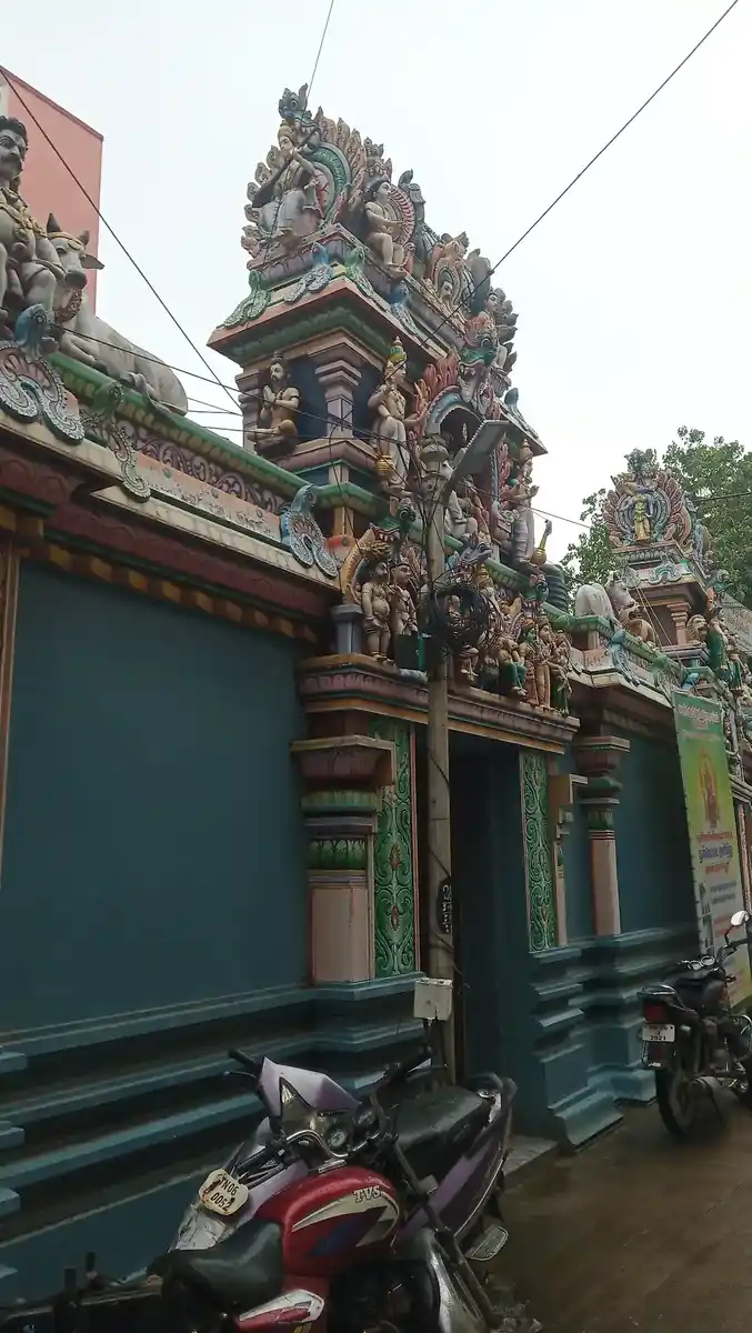 Arulmigu Kadumpadi Amman Temple, Triplecane, Chennai - 600005 அருள்மிகு கடும்பாடியம்மன் திருக்கோயில், திருவல்லிக்கேணி, சென்னை - 600005, Chennai - Ancient Temple Architecture and History Image 2