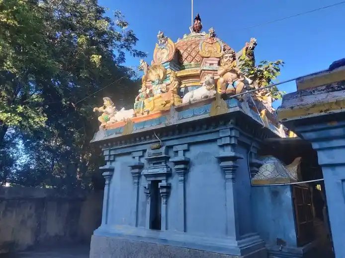 Arulmigu Kailasanaadhar And Lakshminarayanaperumal Temple, Sendhankudi - 609001 அருள்மிகு கைலாசநாதர் திருக்கோயில், சேந்தன்குடி, சேந்தன்குடி - 609001, Mayiladuthurai - Ancient Temple Architecture and History Image 5