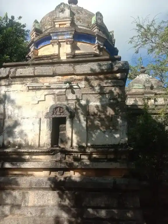 Arulmigu Kailasanaathar Temple, Perumpakkam - 605301 அருள்மிகு கைலாசநாதர் திருக்கோயில், பெரும்பாக்கம் - 605301, Viluppuram - Ancient Temple Architecture and History Image 2