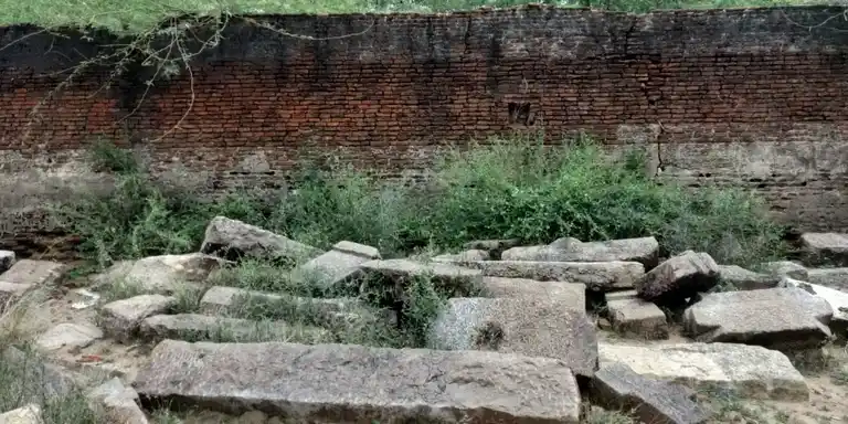 Arulmigu Kailasanatha Suwamy Temple, Pullukudi - 623407 அருள்மிகு கைலாசநாதசுவாமி திருக்கோயில், புல்லுகுடி - 623407, Ramanathapuram - Ancient Temple Architecture and History Image 4