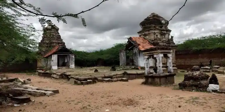 Arulmigu Kailasanatha Suwamy Temple, Pullukudi - 623407 அருள்மிகு கைலாசநாதசுவாமி திருக்கோயில், புல்லுகுடி - 623407, Ramanathapuram - Ancient Temple Architecture and History Image 7