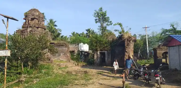 Arulmigu Kailasanatha Swamy Temple, Kumitithidal - 614705 அருள்மிகு கைலாசநாத சுவாமி திருக்கோயில், Kumitithidal - 614705, Thiruvarur - Ancient Temple Architecture and History Image 4