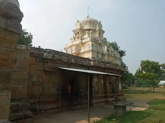 Arulmigu Kailasanathar Alandiamman Temple, Chozhamadevi - 620013 அருள்மிகு கைலாசநாதர்ஆலாண்டியம்மன் திருக்கோயில், Chozhamadevi - 620013, Thiruchirappalli - Ancient Temple Architecture and History Image 6