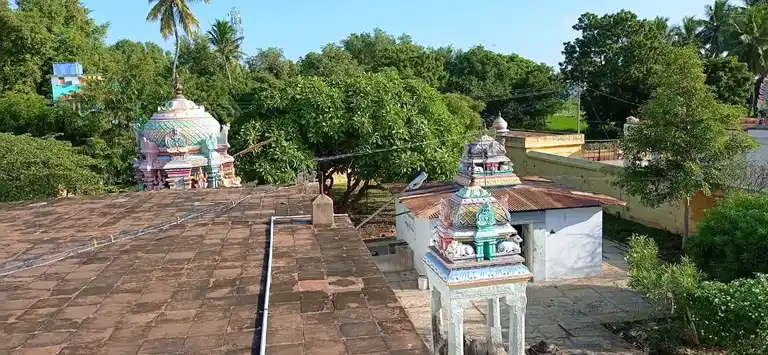 Arulmigu Kailasanathar and Varatharaja Parumal Temples, Vellanur - 621712 அருள்மிகு கைலாசநாதர் மற்றும் வரதராஜப்பெருமாள் திருக்கோயில், Vellanur - 621712, Thiruchirappalli - Ancient Temple Architecture and History Image 4