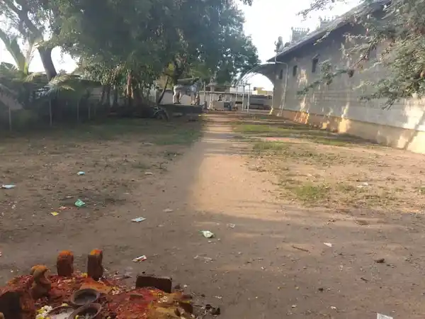 Arulmigu Kailasanathar Bathrakali Amman Temple, Kottaimedu, Kumarapalayam Agraharam - 638183 அருள்மிகு கைலாசநாதர் பத்ரகாளியம்மன் திருக்கோயில், கோட்டைமேடு, குமாரபாளையம் அக்ரஹாரம் - 638183, Namakkal - Ancient Temple Architecture and History Image 4