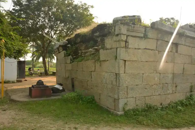 Arulmigu Kailasanathar Temple, Karnampattu - 632106 அருள்மிகு கைலாசநாதர் திருக்கோயில், கார்ணாம்பட்டு - 632106, Vellore - Ancient Temple Architecture and History Image 3