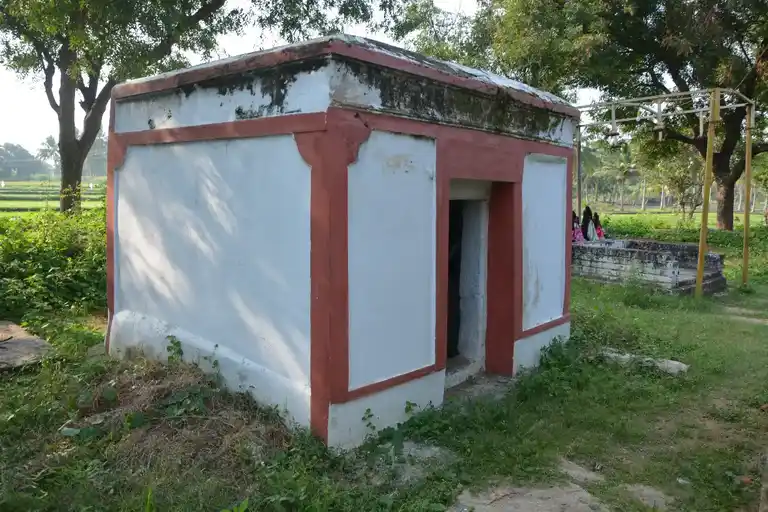 Arulmigu Kailasanathar Temple, Karnampattu - 632106 அருள்மிகு கைலாசநாதர் திருக்கோயில், கார்ணாம்பட்டு - 632106, Vellore - Ancient Temple Architecture and History Image 5