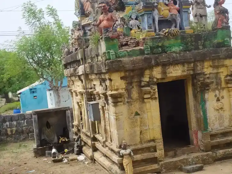 Arulmigu Kailasanathar Temple, Karukudi - 621115 Arulmigu Kailasanathar Temple, Karukudi - 621115, Perambalur - Ancient Temple Architecture and History Image 4