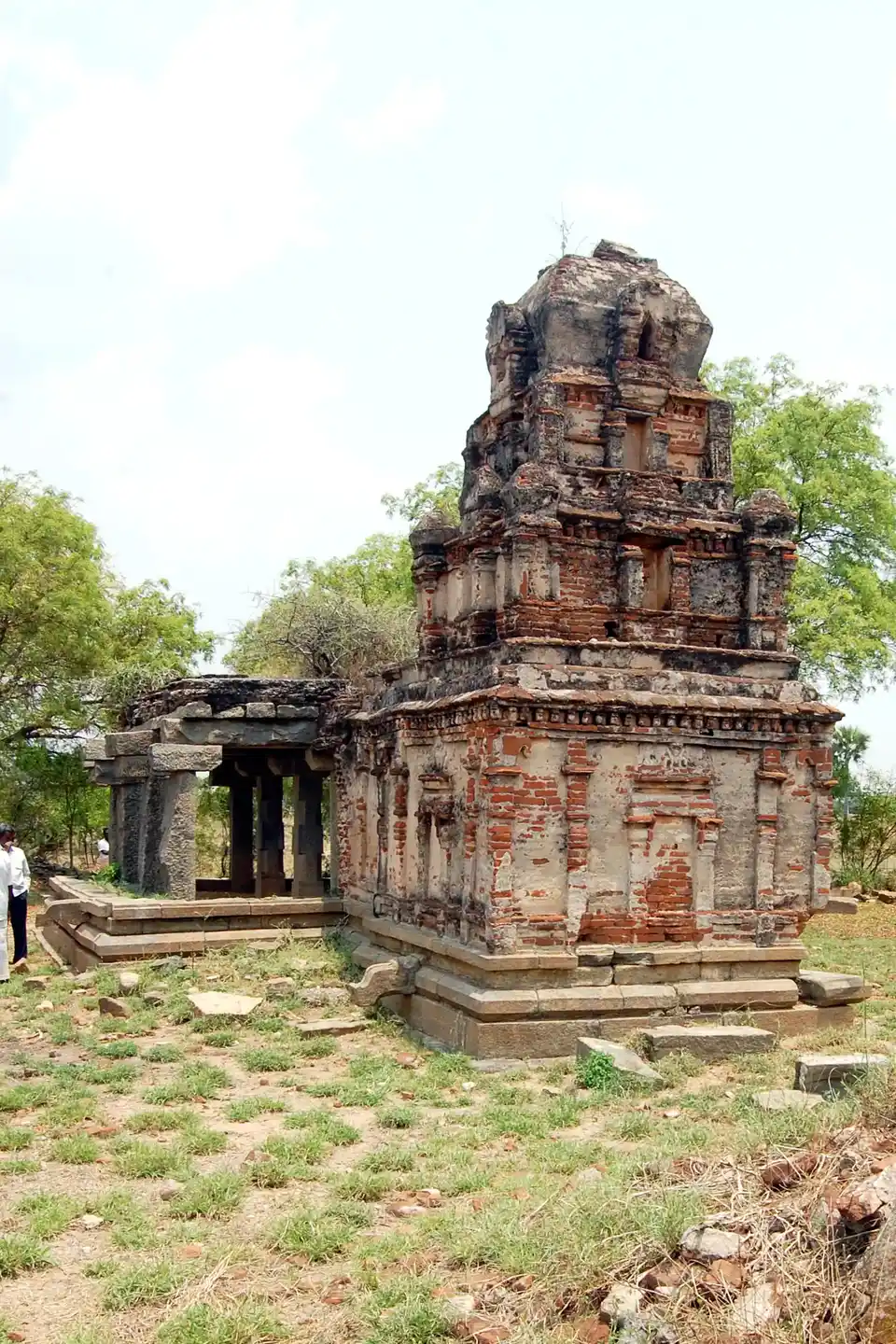 Arulmigu Kailasanathar Temple, Mamarathupatti, Velampoondi - 639201
