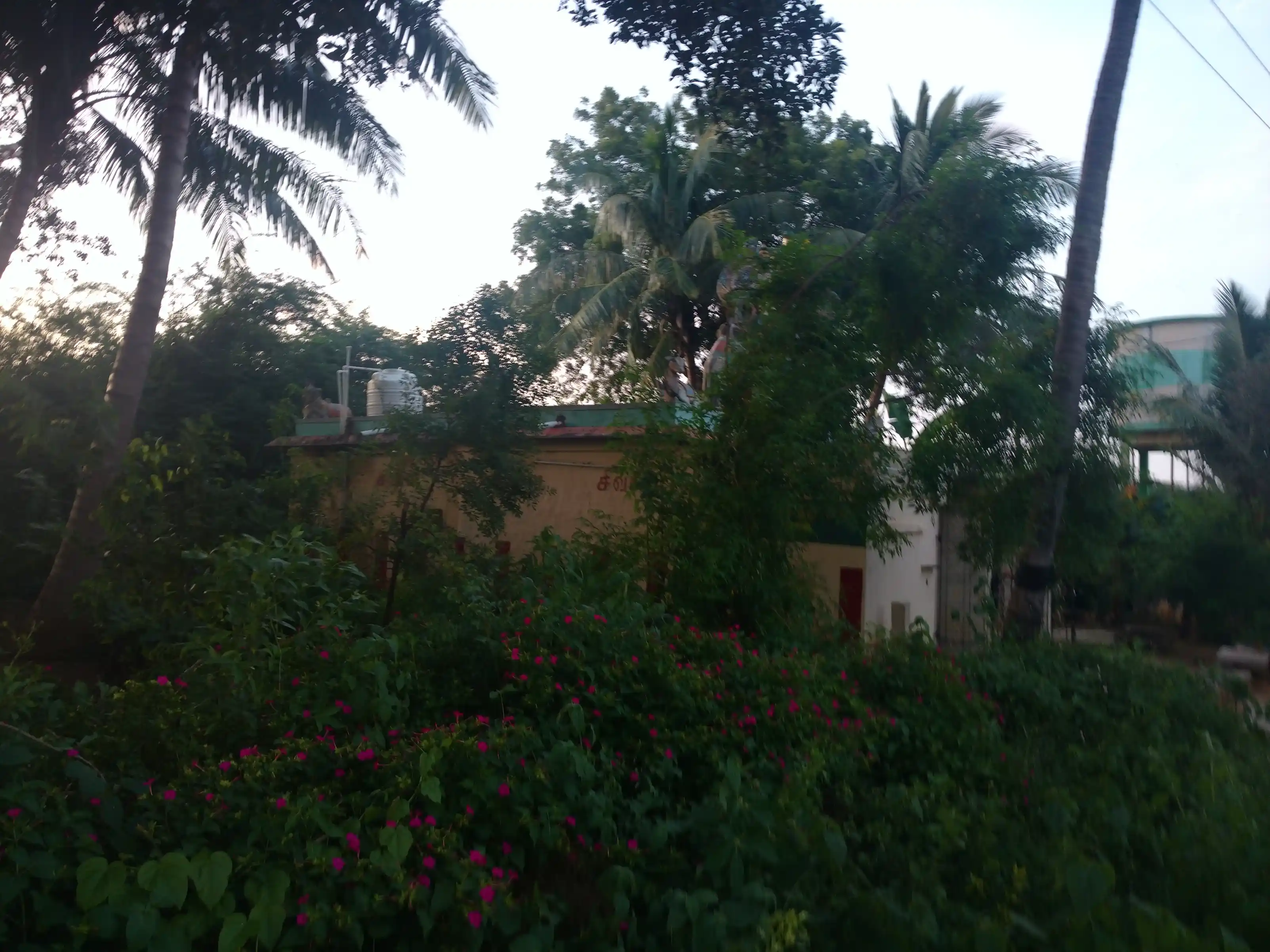 Arulmigu Kailasanathar Temple, Milk Compny, Karlampakkam - 631207 அருள்மிகு கைலாசநாதர் திருக்கோயில், Milk Compny, Karlampakkam - 631207, Tiruvallur - Ancient Temple Architecture and History Image 2