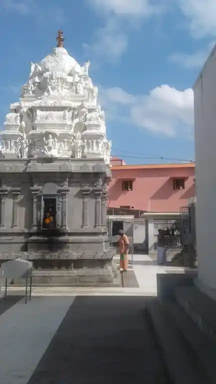 Arulmigu Kailasanathar Temple, Near Bus Stand, Pulampatti - 637107 அருள்மிகு கைலாசநாதர் முக்ய பிரணவ வரதராசப்பெருமாள் திருக்கோயில், பேருந்து நிலையம் அருகில், பூலாம்பட்டி - 637107, Salem - Ancient Temple Architecture and History Image 2