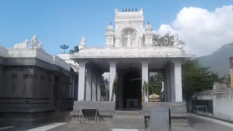 Arulmigu Kailasanathar Temple, Near Bus Stand, Pulampatti - 637107 அருள்மிகு கைலாசநாதர் முக்ய பிரணவ வரதராசப்பெருமாள் திருக்கோயில், பேருந்து நிலையம் அருகில், பூலாம்பட்டி - 637107, Salem - Ancient Temple Architecture and History Image 3