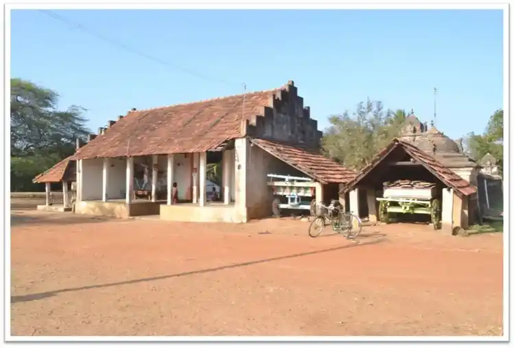 Arulmigu Kailasanathar Temple, Valaramanikkam, Thriumayam Taluk - 622202 அருள்மிகு கைலாசநாதர் திருக்கோயில், வாளரமாணிக்கம், திருமயம் வட்டம் - 622202, Pudukkottai - Ancient Temple Architecture and History Image 4