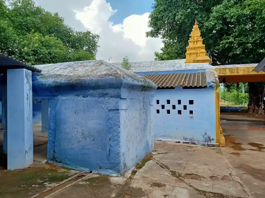 Arulmigu Kailasasamy Udanurai Naalayirathamman Temple, Village Outer, Biramadesam - 627413 அருள்மிகு கைலாச சுவாமி உடனுறை நாலாயிரத்தம்மன் திருக்கோயில், Village Outer, Biramadesam - 627413, Tirunelveli - Ancient Temple Architecture and History Image 4