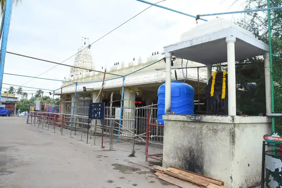 Arulmigu Kala Bairavar Temple, Adhiyamankottai - 636807 அருள்மிகு காலபைரவர் திருக்கோவில், அதியமான்கோட்டை - 636807, Dharmapuri - Ancient Temple Architecture and History Image 4