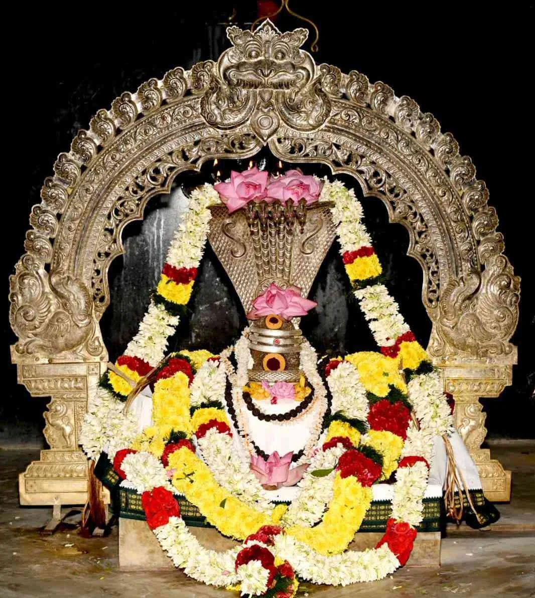 Arulmigu Kala Kaleswarar Temple, Kovilpalayam, Sarkarsamakulam - 641107 அருள்மிகு காலகாலேஸ்வரர் திருக்கோயில், கோவில்பாளையம், சர்க்கார்சாமக்குளம் - 641107, Coimbatore - Ancient Temple Architecture and History Image 6