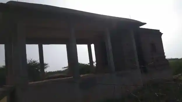 Arulmigu Kalatheeswaramudaiya Ayyanar Temple, Vijayankudi - 630702 Arulmigu Kalatheeswaramudaiya Ayyanar Temple, Vijayankudi - 630702, Sivagangai - Ancient Temple Architecture and History Image 2