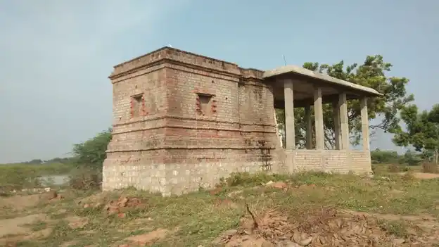 Arulmigu Kalatheeswaramudaiya Ayyanar Temple, Vijayankudi - 630702 Arulmigu Kalatheeswaramudaiya Ayyanar Temple, Vijayankudi - 630702, Sivagangai - Ancient Temple Architecture and History Image 4