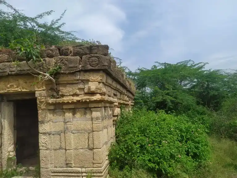 Arulmigu Kalatheeswarar Temple, Kiliyur, Kiliyur - 621717