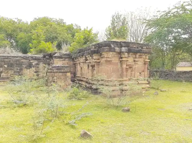 Arulmigu Kalatheeswarar Temple, Moongilpadi - 621708 அருள்மிகு காளதீஸ்வரர் திருக்கோயில், Moongilpadi - 621708, Perambalur - Ancient Temple Architecture and History Image 3